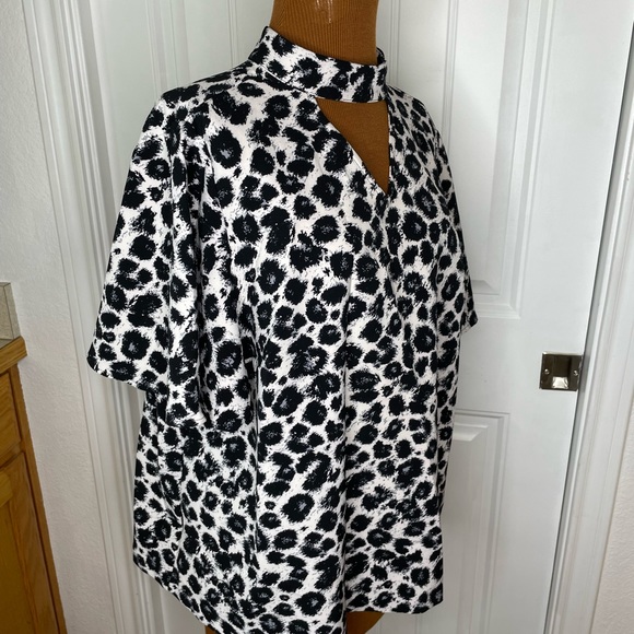 Lane Bryant Animal Print Keyhole Top Size 14 - Picture 6 of 10